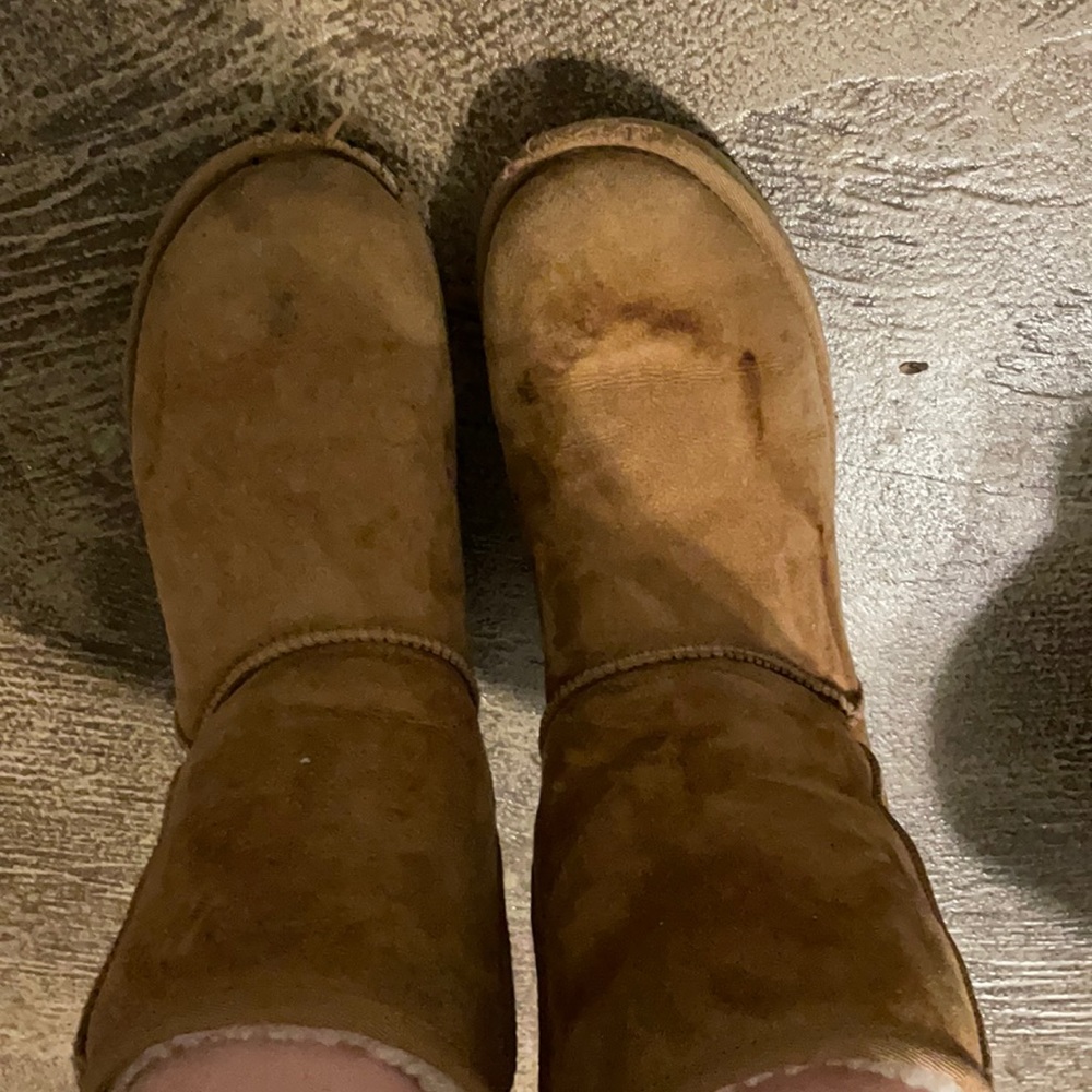 uggs - Picture 2 of 2